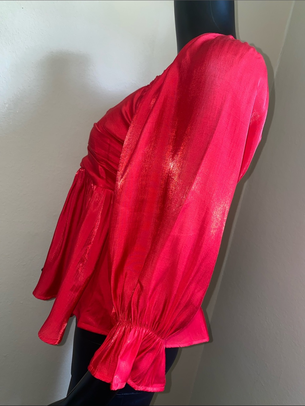 entro Red Peasant Blouse with Smocked Shoulders - Picture 5 of 11